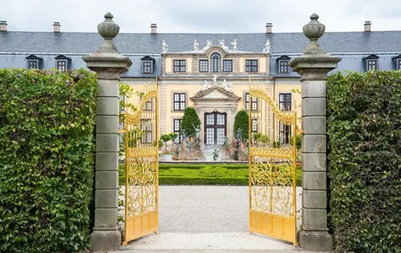 Private Transfer from Hamburg to Hannover with 2h of Sightseeing
