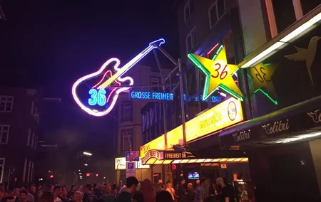 English guided tour Reeperbahn "Red light and Offence"
