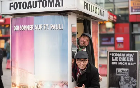 Red light Reeperbahn tour of the neighborhood boys