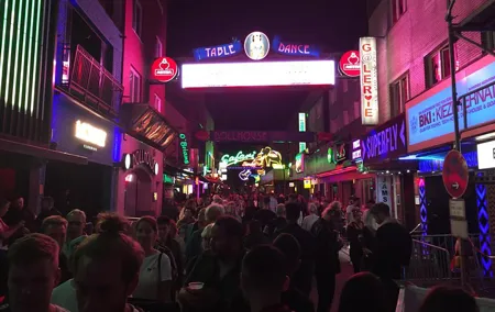 Reeperbahn Tour "Red light and delicts"