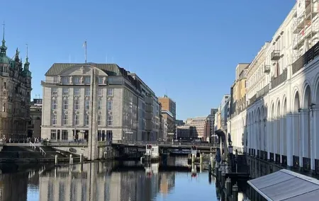 Hamburg's Historical Highlights: A Self-Guided Audio Tour