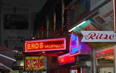 Sex, drugs and hot dog neighborhood tour in Hamburg