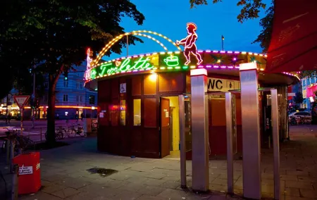 Hamburg Private St. Pauli History and Highlights Walking Tour