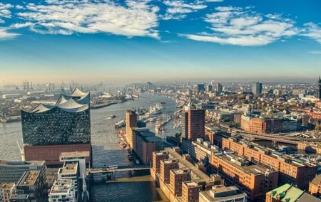 Hamburg Must See Attractions Walking Tour With A Guide