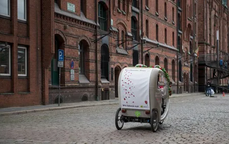 Hamburg - Private rickshaw tour for 2 people