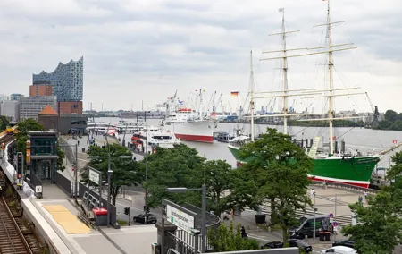 Harbour Edge Tour On the Waterfront