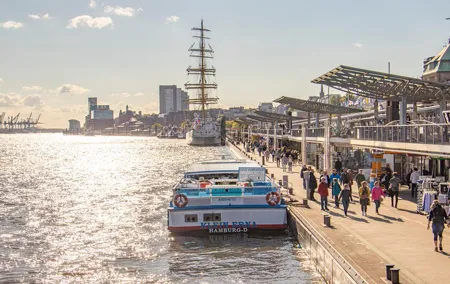 Discover the Hamburg Harbor Area with a Local