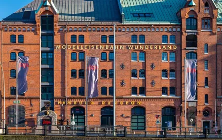 Hamburg City Pass Deluxe Top Attractions and Sightseeing