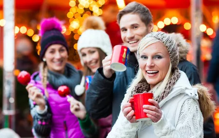 Private Christmas Walking Tour in Gothenburg Market and Lights