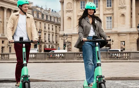 Private Scooter Tour in Gothenburg with Pickup