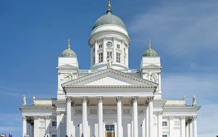 Helsinki and Porvoo Tour by Private Car with Personal Guide