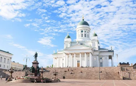 Helsinki & Suomenlinna: City Highlights Tour with Ferry Ride