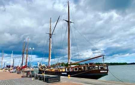 Helsinki and Suomenlinna Day Tour with Ferry Ride
