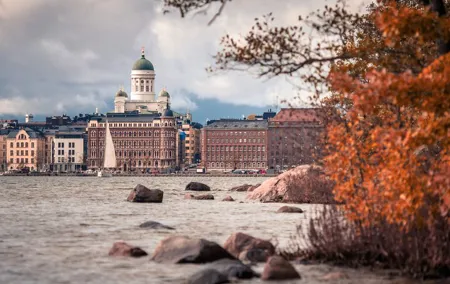Helsinki walking tour with a city planner