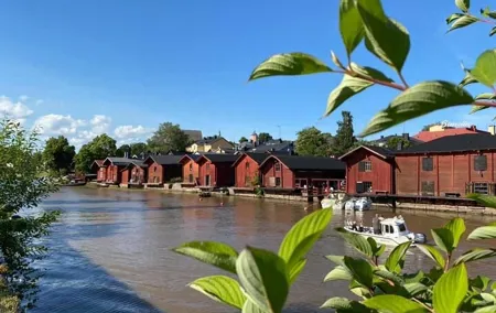 Helsinki Private Sightseeing + Porvoo City Old Town