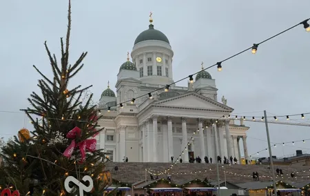 Private Walk Through Centuries in Helsinki, 2-3h