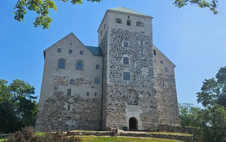 Turku Castle & City: Fully Guided Day Tour from Helsinki