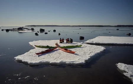 Winter kayaking in Eastern Helsinki archipelago