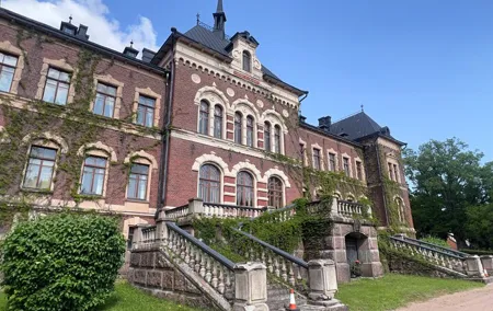 VIP Tour Porvoo and Old Manor by Mercedes V with Private Guide