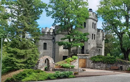 Half-day Ancient Ruins and Castles: Von Glehn Park, Padise, Rummu
