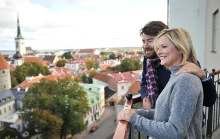 Tallinn 1 Hour Romantic Photo Tour