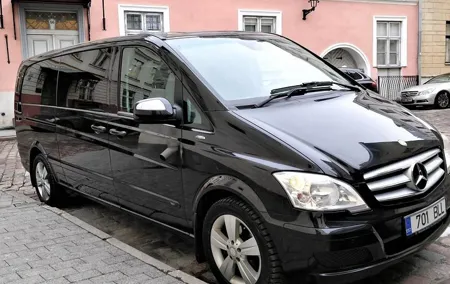 Private 2.5-Hour Tour of Tallinn Old Town in a Spacious Mercedes Minivan