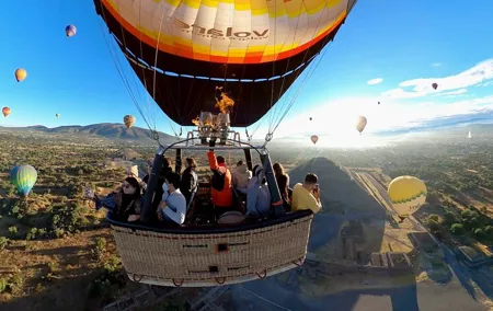Teotihuacan Hot Air Balloon Flight from Mexico City / Volare
