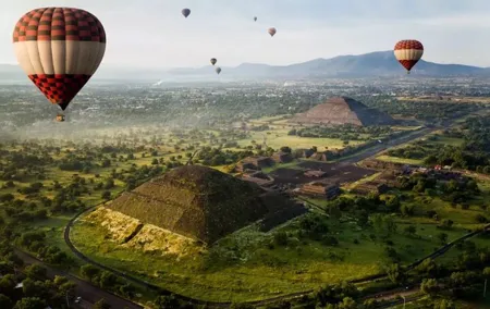 Balloon Flight with Breakfast in a Natural Cave and Transportation from CDMX
