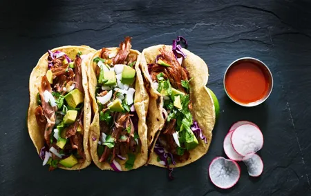 3-Hour Night Tacos and Mezcal Crawl in Mexico with Guide