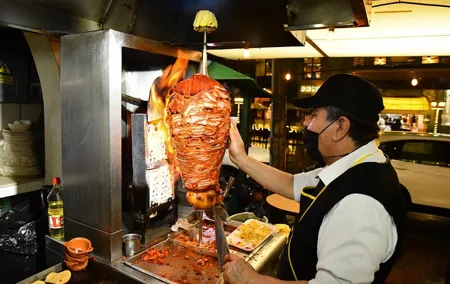 A Night of Tacos and Mezcal in Mexico City