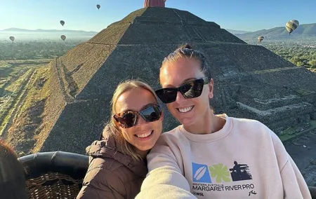 Balloon Flight over Teotihuacan with Breakfast and Pyramids Tour