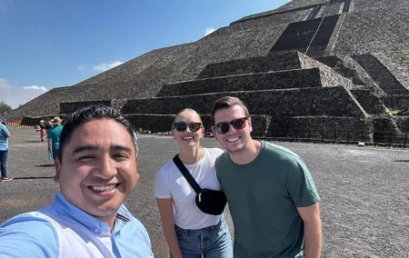 Private Tour: Teotihuacán/Basílica de Guadalupe Hotel Pick Up