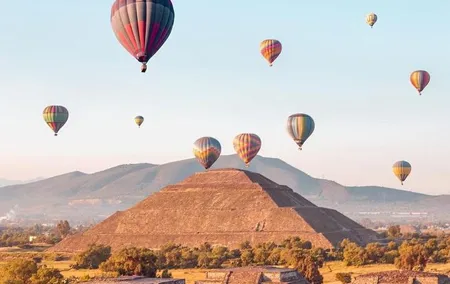 Teotihuacan Balloon ride + Transportation + Breakfast + Pyramids