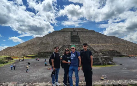 Teotihuacan Pyramids VIP Tour without Commercial Stops