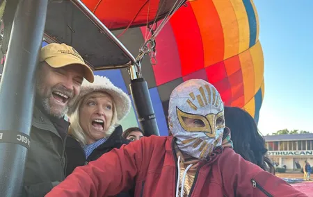 Hot air Balloon ride in Teotihuacan & breakfast in Cave