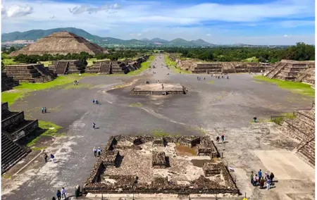 Teotihuacan Tour with Transportation & Food (PRIVATE OPTION)