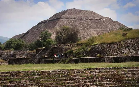Teotihuacan & Basilica Guadalupe Tour with lunch
