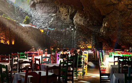 Teotihuacan and Grotto Restaurant From Mexico City