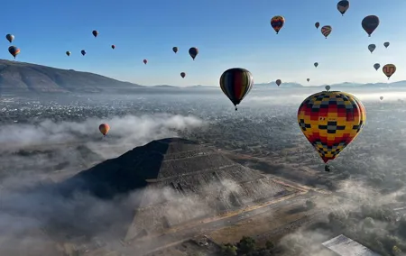 Balloon Flight in Teotihuacán with Tour and Visit to the Grotto