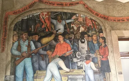 Walking Tour - Impressive murals in Historical Center of Mexico City