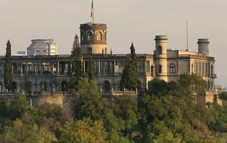Chapultepec Castle Private Tour with Transport Option