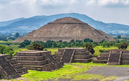 3X1 Teotihuacan, Basilica of Guadalupe, Tlatelolco and Tequila Tour