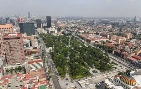 Mexico City Welcome Ride: Airport Pickup + 1-Hour City Highlights
