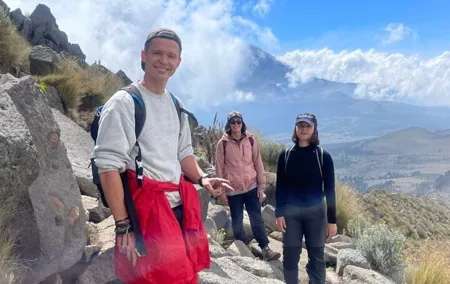 Iztaccihuatl Volcano Hike with an Alpinist