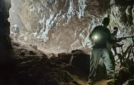 Explore the Caves of an Inactive Volcano on CDMX