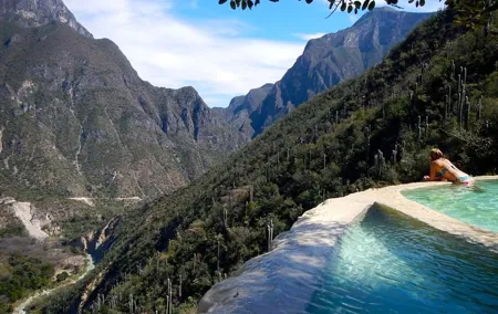 Tour to the Tolantongo Cave, starting from Mexico City
