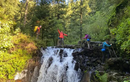 Private Hiking to Puerta del Cielo in Los Dinamos Park