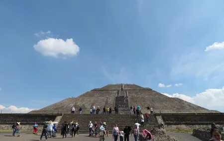 Tour Basilica de Guadalupe and Pyramids of Teotihuacan