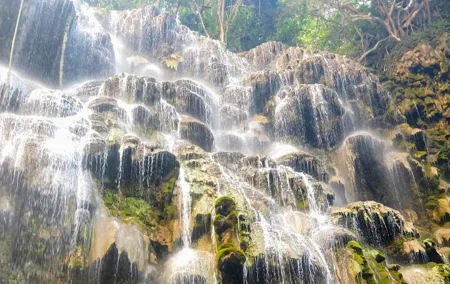 Day trip to Grutas Tolantongo Hot Springs