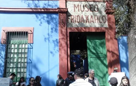 Frida Kahlo and Floating Gardens Tour with Transportation